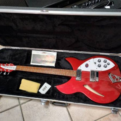 Rickenbacker 330 ruby red 2018 - SOLD!! Rickenbacker 330 ruby red 2018 - SOLD!!
