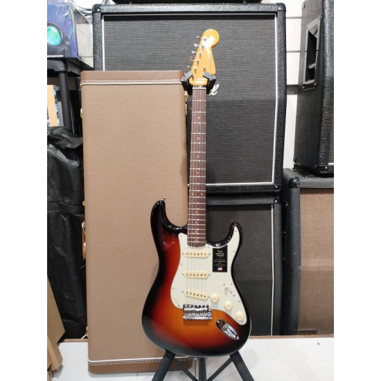 FENDER American Vintage II 1961 Stratocaster RW 2024 3-Color Sunburst - SOLD!!