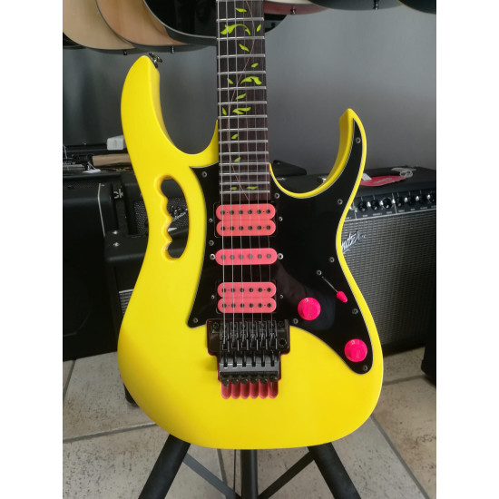 Ibanez JEM 777 VDY Vine Desert Yellow - Steve Vai Signature - 1989 - SOLD! Ibanez JEM 777 VDY Vine Desert Yellow - Steve Vai Signature - 1989 - SOLD!
