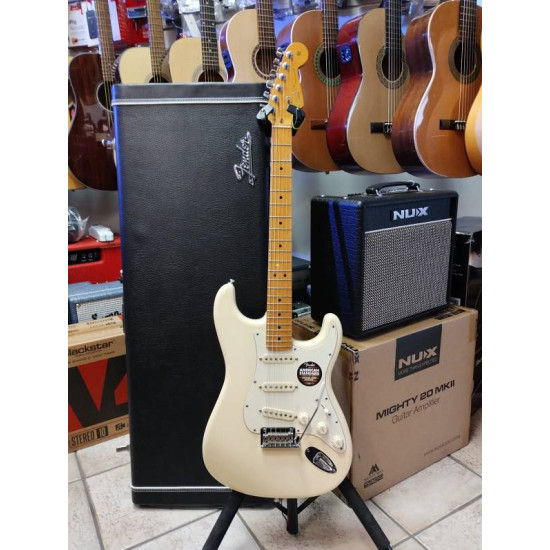 Fender American Standard Stratocaster 2013 MN Olympic White - SOLD! Fender American Standard Stratocaster 2013 MN Olympic White - SOLD!