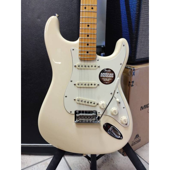 Fender American Standard Stratocaster 2013 MN Olympic White - SOLD! Fender American Standard Stratocaster 2013 MN Olympic White - SOLD!