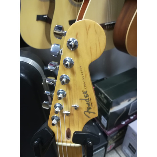 Fender American Standard Stratocaster MN 3-Color Sunburst 2000