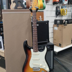 FENDER American Vintage II 1961 Stratocaster RW 2024 3-Color Sunburst - SOLD!!