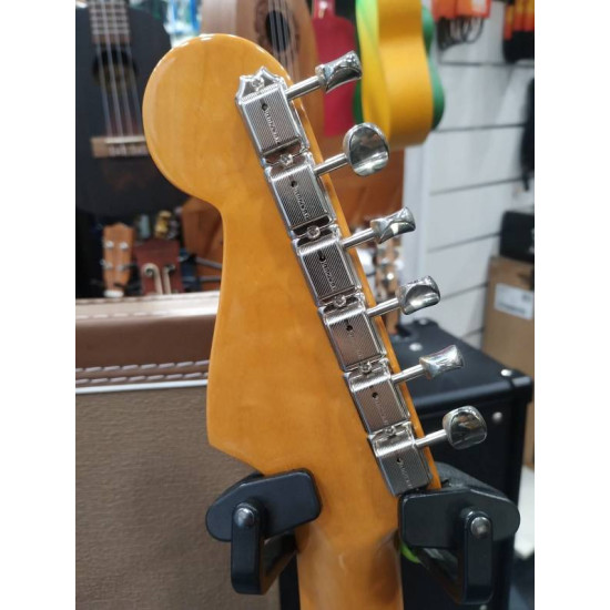 FENDER American Vintage II 1961 Stratocaster RW 2024 3-Color Sunburst FENDER American Vintage II 1961 Stratocaster RW 2024 3-Color Sunburst