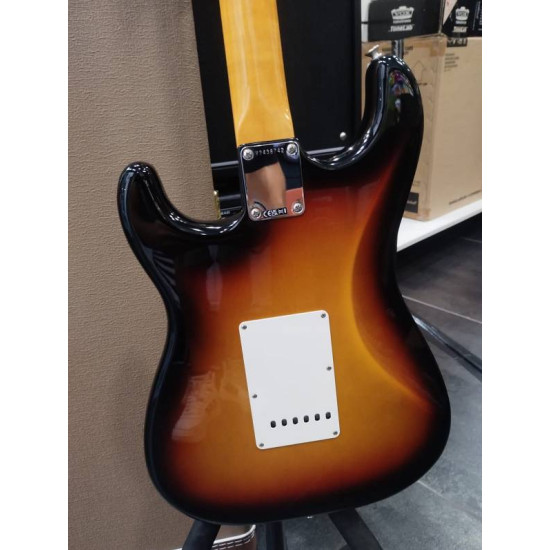 FENDER American Vintage II 1961 Stratocaster RW 2024 3-Color Sunburst FENDER American Vintage II 1961 Stratocaster RW 2024 3-Color Sunburst