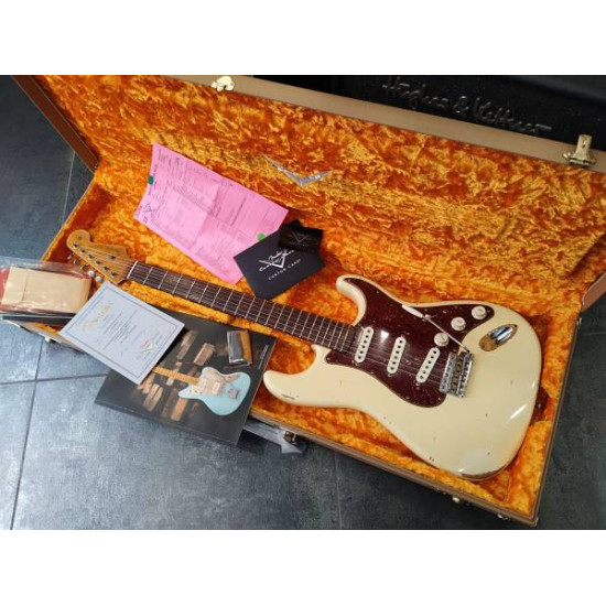 Fender Custom Shop LTD 60 RSTD Stratocaster Relic 2018 Aged Vintage White - SOLD!! Fender Custom Shop LTD 60 RSTD Stratocaster Relic 2018 Aged Vintage White - SOLD!!