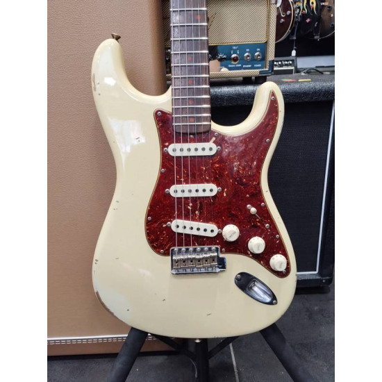 Fender Custom Shop LTD 60 RSTD Stratocaster Relic 2018 Aged Vintage White - SOLD!! Fender Custom Shop LTD 60 RSTD Stratocaster Relic 2018 Aged Vintage White - SOLD!!