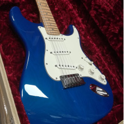 Fender Custom Deluxe Stratocaster Candy Blue - NAMM 2011 - Custom Shop - SOLD!
