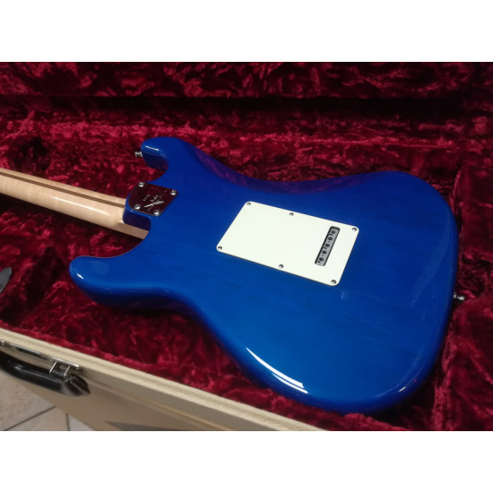 Fender Custom Deluxe Stratocaster Candy Blue - NAMM 2011 - Custom Shop - SOLD! Fender Custom Deluxe Stratocaster Candy Blue - NAMM 2011 - Custom Shop - SOLD!