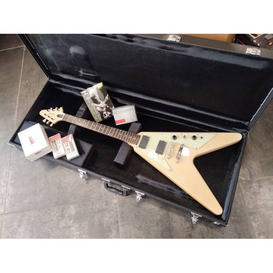 Epiphone Flying V 1996 Alpine White w/Up Grade e EMG pickups