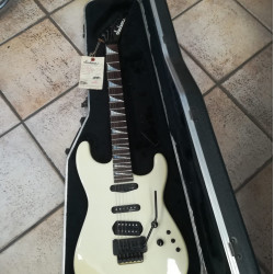 Jackson Strat Style White 1989 w/case - MADE IN USA - SOLD! Jackson Strat Style White 1989 w/case - MADE IN USA - SOLD!