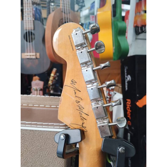 FENDER Mike McCready Stratocaster RW 2024 3 Color Sunburst - SOLD!! FENDER Mike McCready Stratocaster RW 2024 3 Color Sunburst - SOLD!!