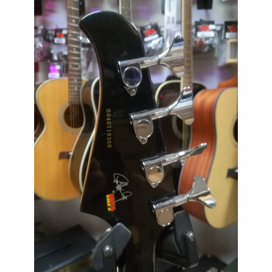 Silvertone Apocalypse Paul Stanley broken mirror bass w/case 2nd - SOLD! Silvertone Apocalypse Paul Stanley broken mirror bass w/case 2nd - SOLD!