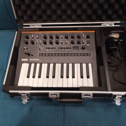 Korg Monologue Black w/Hardcase 2nd
