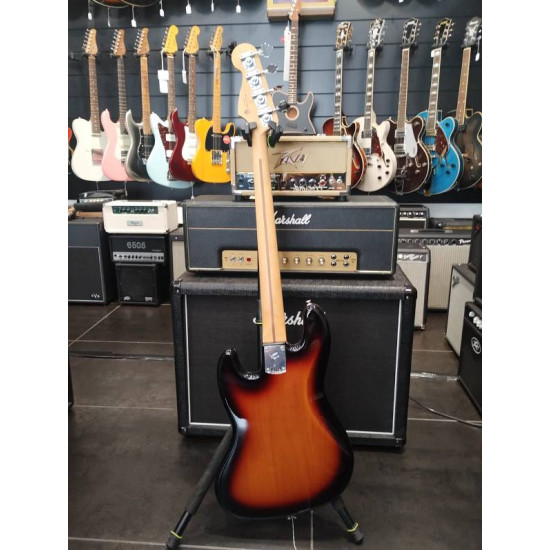 Fender Player Jazz Bass 3-Color Sunburst - EX DEMO!! Fender Player Jazz Bass 3-Color Sunburst - EX DEMO!!