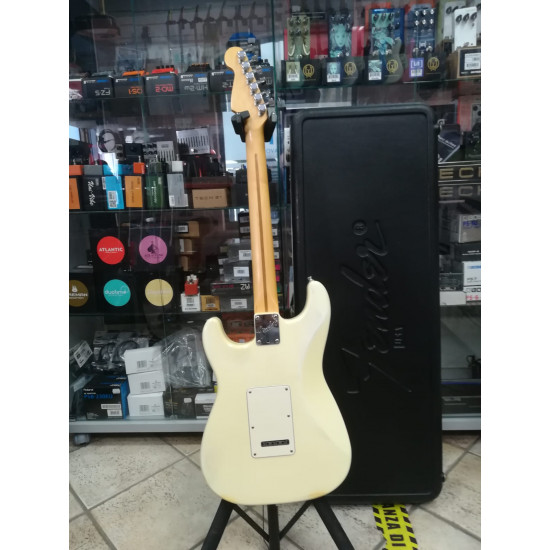 Fender Stratocaster White - Made in USA 1989 Fender Stratocaster White - Made in USA 1989