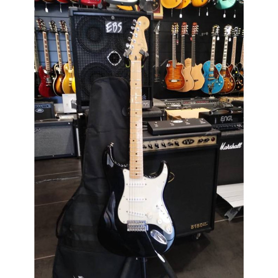 Fender Stratocatser Mexico Standard 2015 MN Black