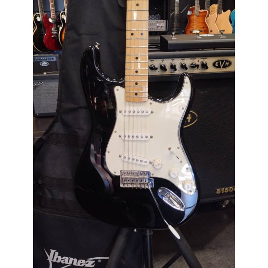 Fender Stratocatser Mexico Standard 2015 MN Black