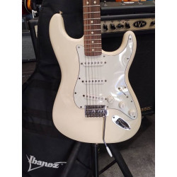 Fender Stratocaster Mexico Standard 2015 RW Arctic White