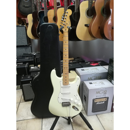 Fender Stratocaster American Standard White 1993 - SOLD! Fender Stratocaster American Standard White 1993 - SOLD!