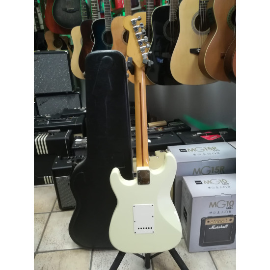 Fender Stratocaster American Standard White 1993 - SOLD! Fender Stratocaster American Standard White 1993 - SOLD!