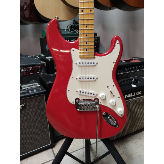 G&L Tribute Legacy Maple Neck Fiesta Red 2nd G&L Tribute Legacy Maple Neck Fiesta Red 2nd