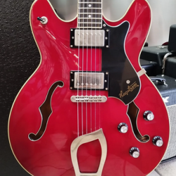 Hagstrom Viking Wild Cherry Transparent w/case 2nd - SOLD! Hagstrom Viking Wild Cherry Transparent w/case 2nd - SOLD!