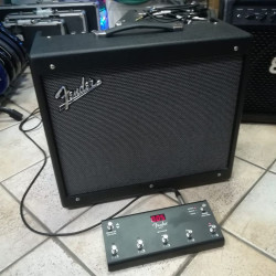 Fender Mustang GTX100 + Footswitch Fender GTX-7 Fender Mustang GTX100 + Footswitch Fender GTX-7